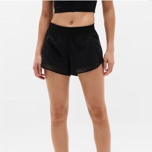 Athleta Black Women's Mesh Racer Run 4” short